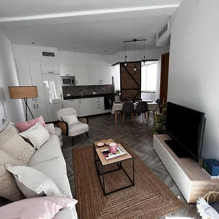 Luxury New 6 Pax Apart Downtown. Apartment