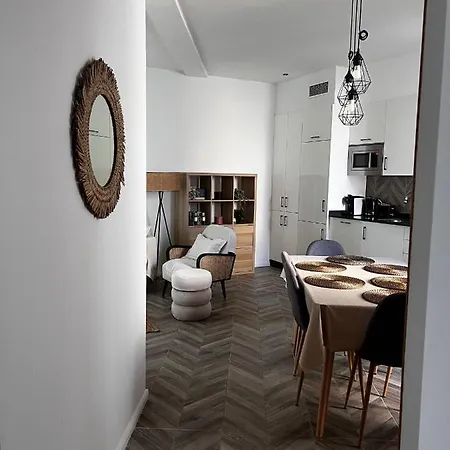 Apartment Luxury New 6 Pax Apart Downtown.